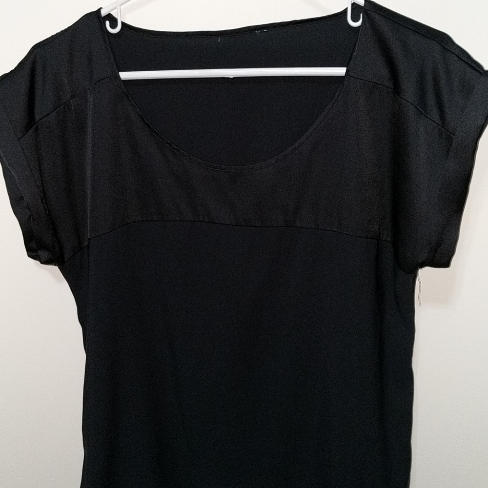 💟JUST ADDED💟Black dressy shirt